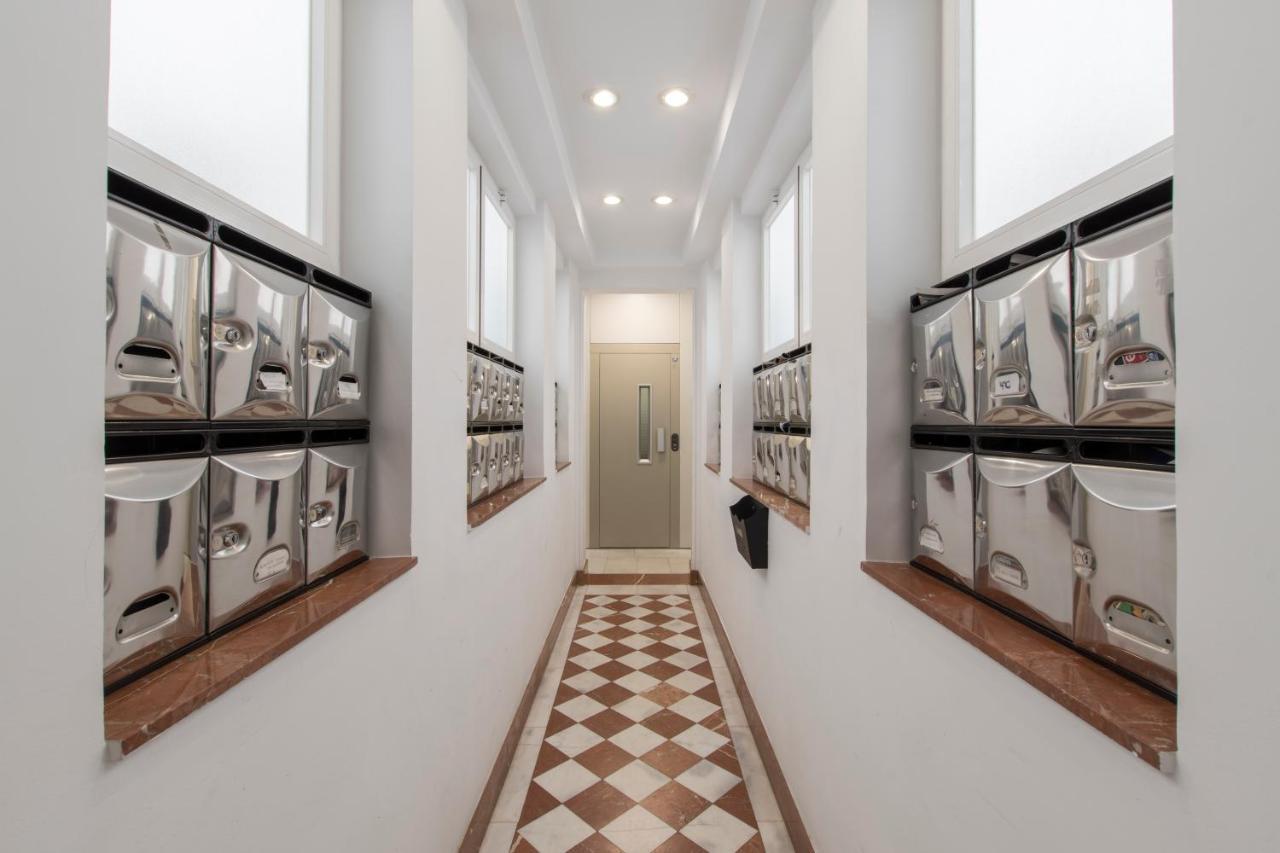 Fee4Me. Elegant Flat A Few Minutes From Atocha. Apartment Мадрид Екстериор снимка