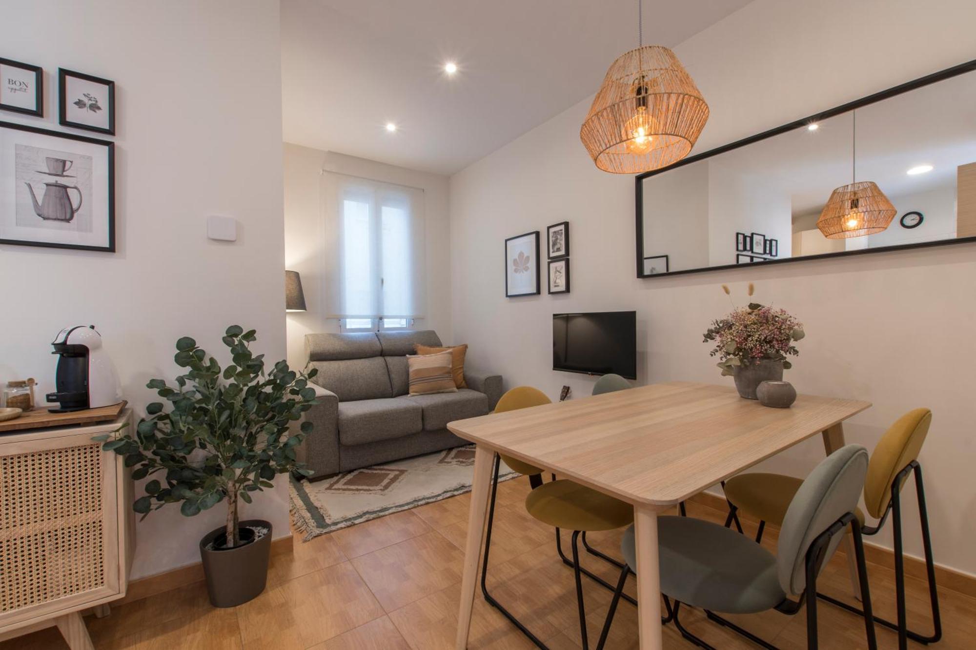 Fee4Me. Elegant Flat A Few Minutes From Atocha. Apartment Мадрид Екстериор снимка